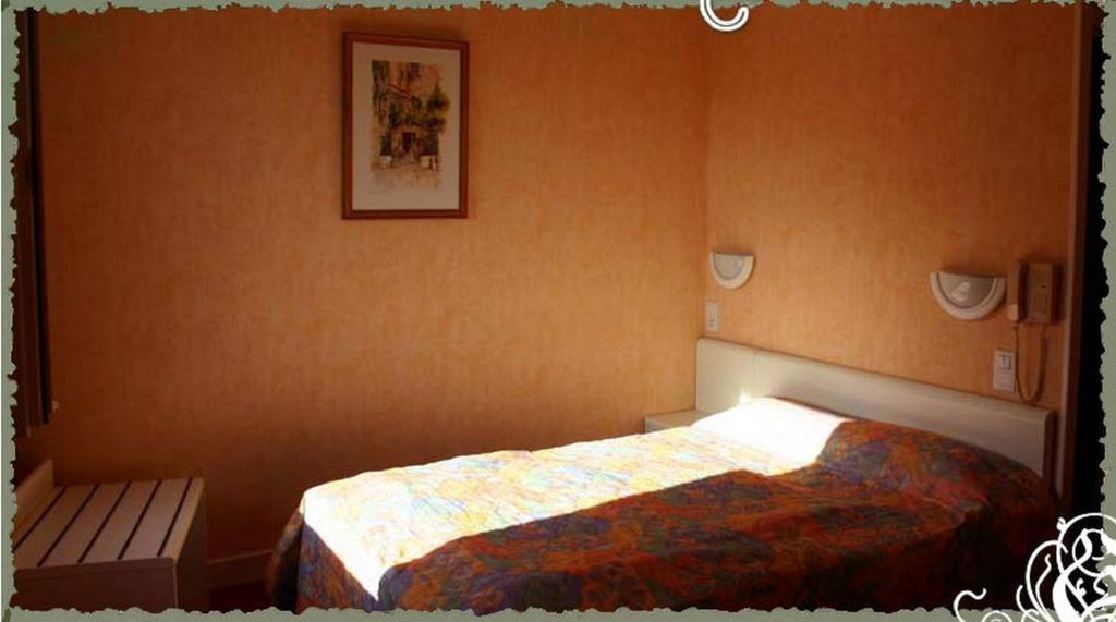 Auberge Du Relais D'Auniac Gourdon-en-quercy Room photo